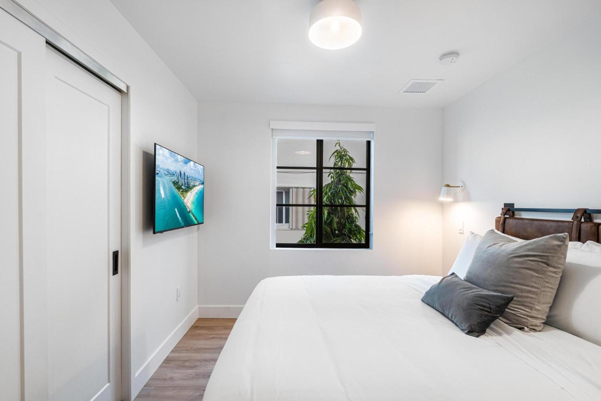 Lux Retreat By Renzzi Apartment Miami Luaran gambar