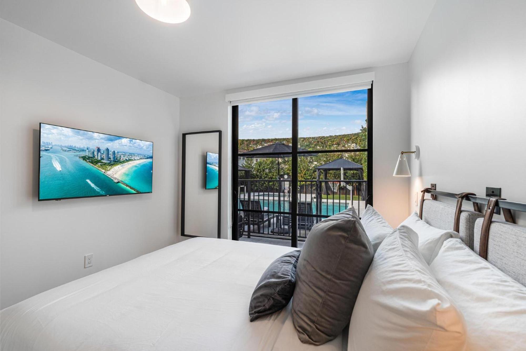Lux Retreat By Renzzi Apartment Miami Luaran gambar