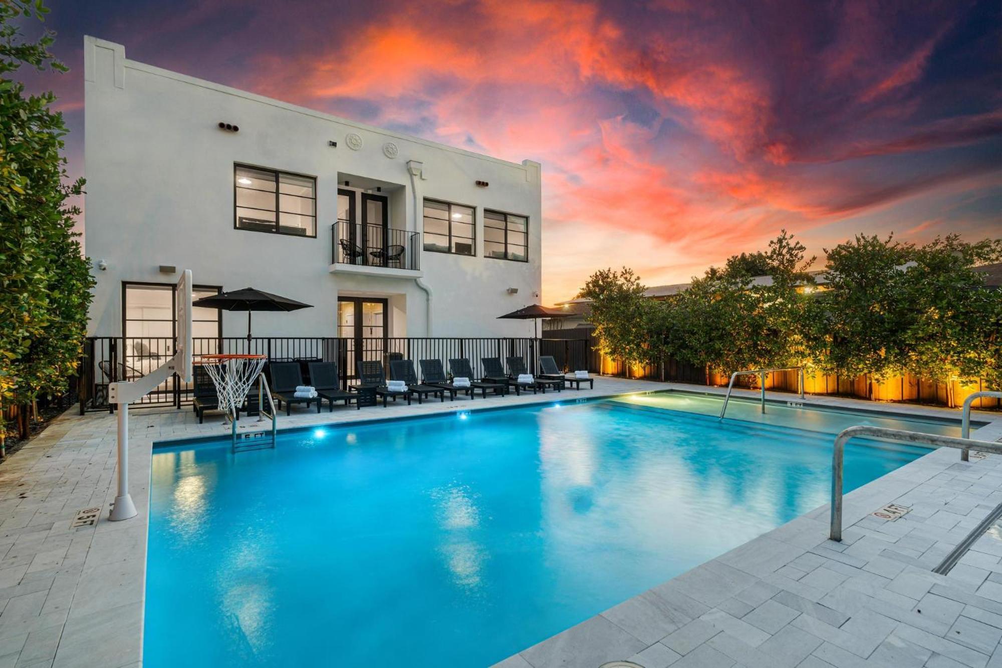 Lux Retreat By Renzzi Apartment Miami Luaran gambar
