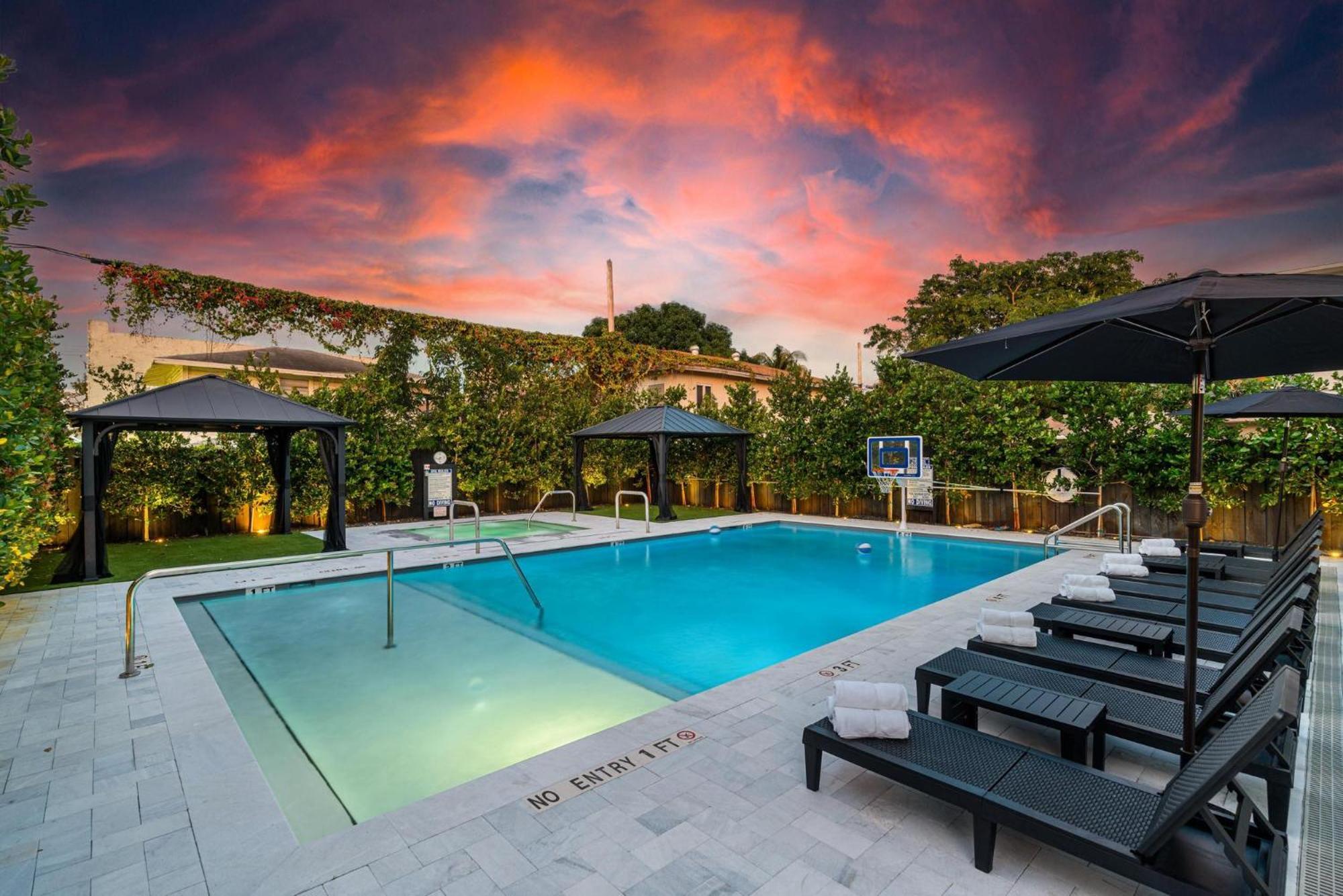 Lux Retreat By Renzzi Apartment Miami Luaran gambar