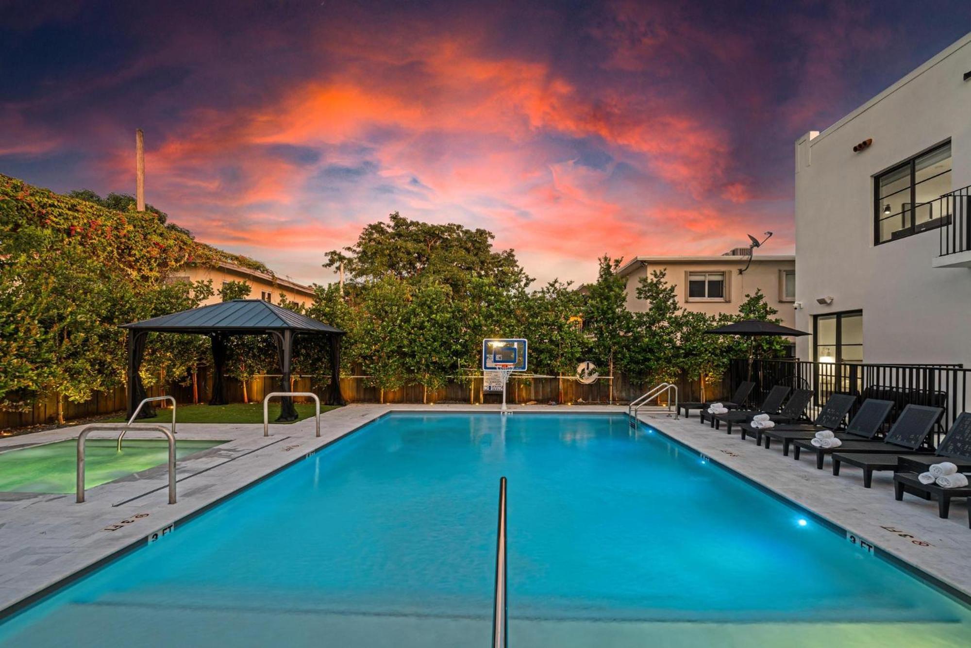 Lux Retreat By Renzzi Apartment Miami Luaran gambar