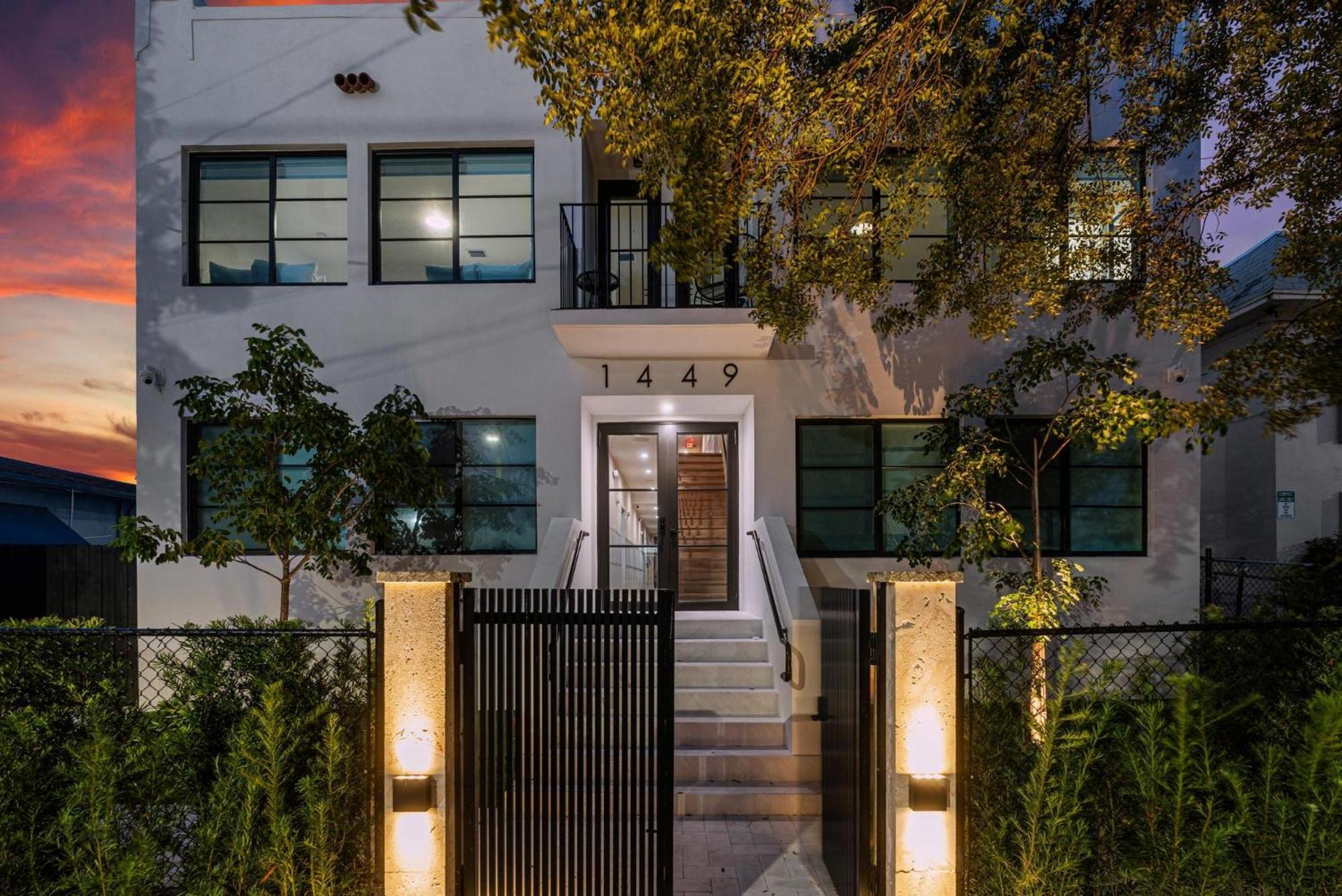 Lux Retreat By Renzzi Apartment Miami Luaran gambar