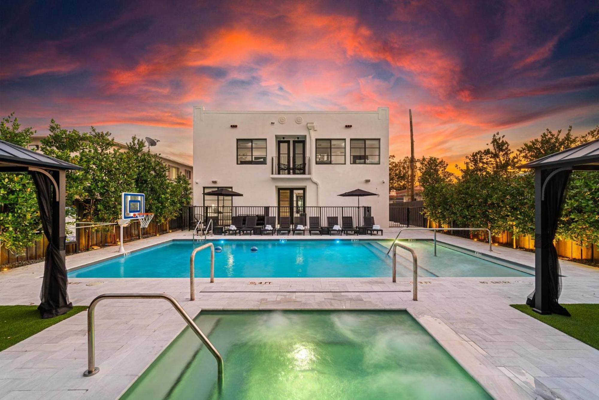 Lux Retreat By Renzzi Apartment Miami Luaran gambar