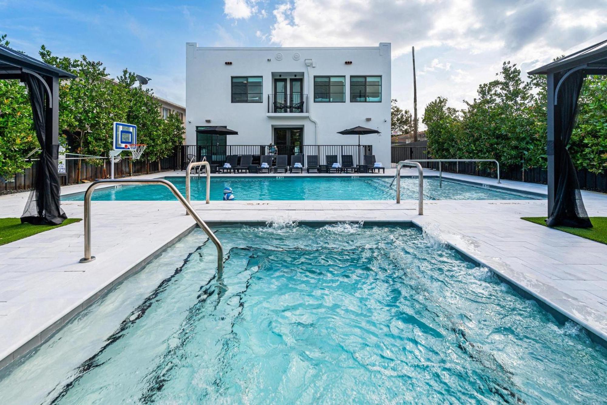 Lux Retreat By Renzzi Apartment Miami Luaran gambar
